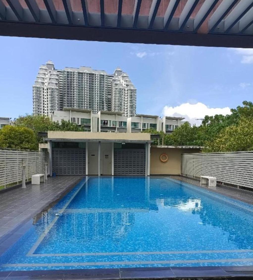 Jk Apartment *